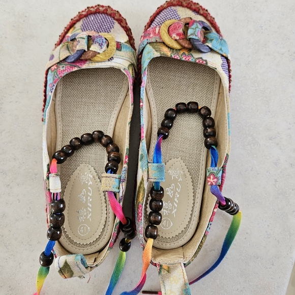 Shoes - Picture 2 of 2